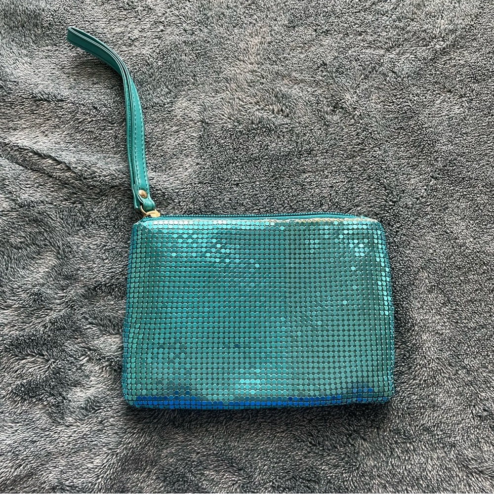 Sequin Wristlet Clutch‎ in Teal
